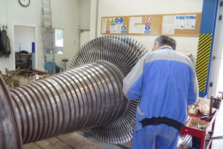 foto/opravy-turbin/opravy-rotoru-parnich-spalovacich-plynovych-a-vodnich-turbin-vcetne-prelopatkovani/4.jpg